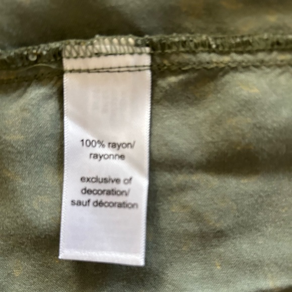 44.Maunces Green Floral Off The Shoulder Top Women’s Size M - Picture 15 of 15